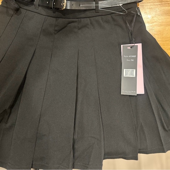 Dresses & Skirts - Elegant Black Pleated Tennis Skirt